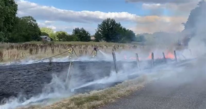 Grasbrandje langs de Schansstraat