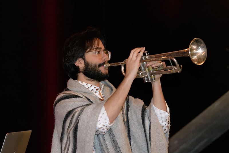 Gustavo Jarmillo blaast de herfst weg