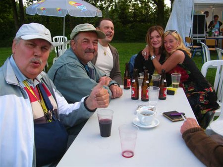 Halhei verbroedert rond multiculturele barbecue