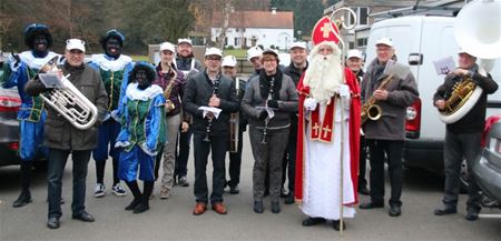 Harmonie bezorgt Sint muzikale intrede