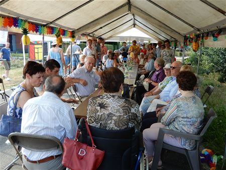 Het eerste buurtfeest van Lyna in de Corbiestraat