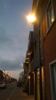 Het licht schijnt in de duisternis