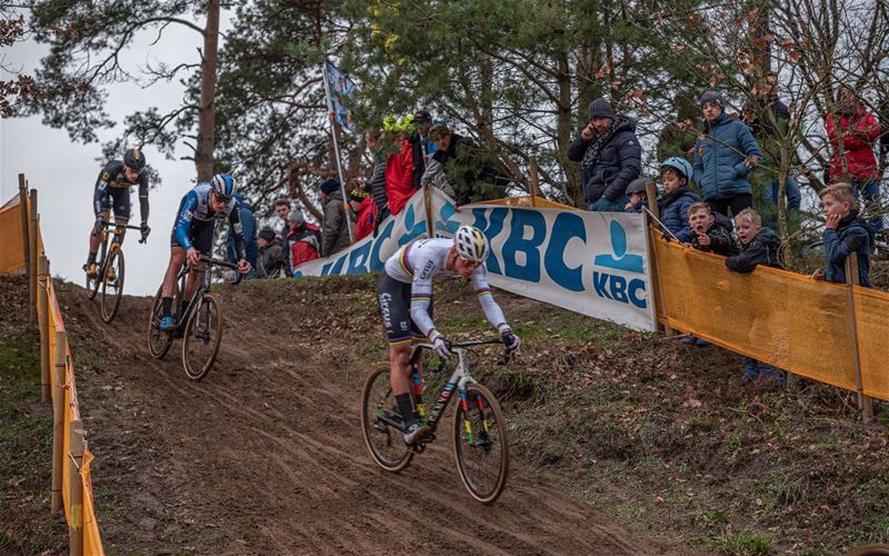 Het veldrijden moeten we zaterdag op tv volgen