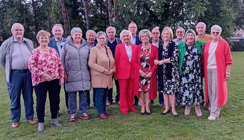 Heusdense 75-jarigen aan het feest