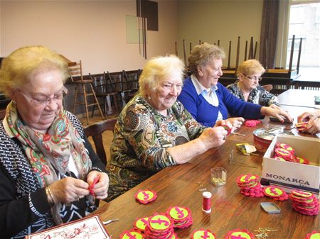 Hobbydames onder leiding van 82-jarige Tinneke