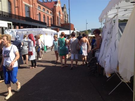 Hollandse maatjes op tropische markt