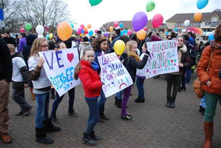 Honderden voeren actie voor behoud Beekbeemden