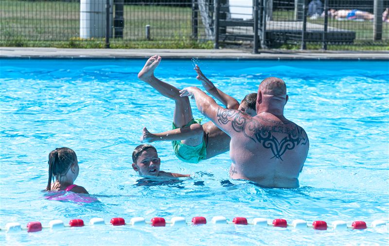 Hoogzomer ook aan openluchtzwembad Terlaemen