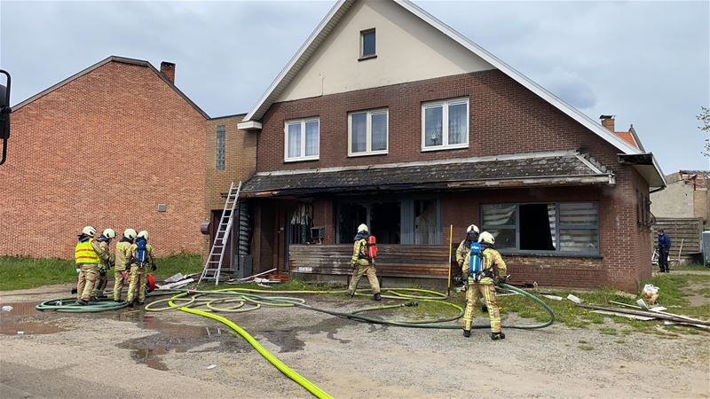 Huis verwoest door brand in Stationsstraat