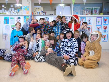 In pyjama naar school