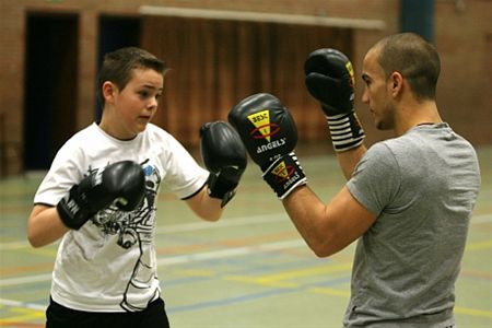 Initiaties boksen en zaalvoetbal van start