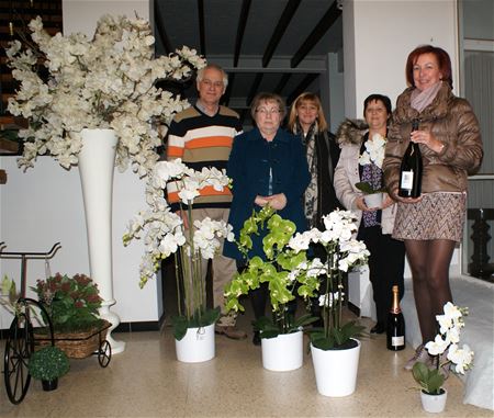 J. Beyne reikte prijzen van zijden bloemenexpo uit