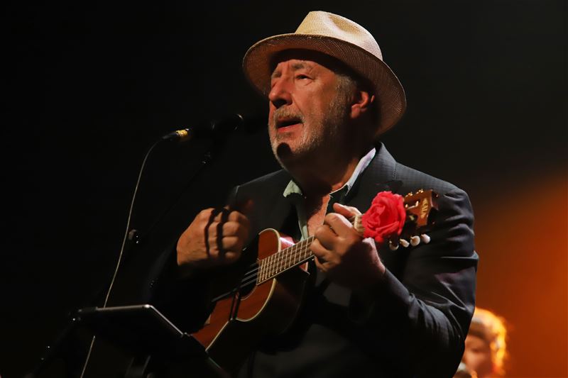 Jan De Smet paradeert in volle luxe