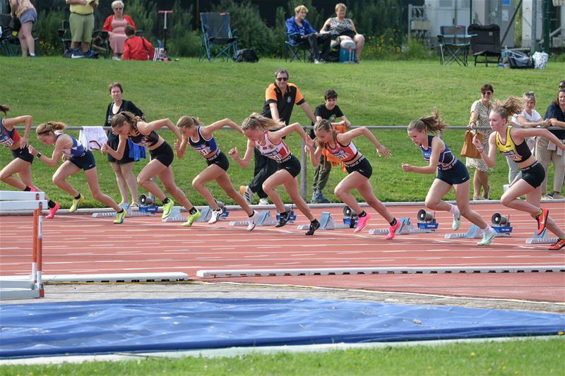 Jong atletiekgeweld strijdt om de titels