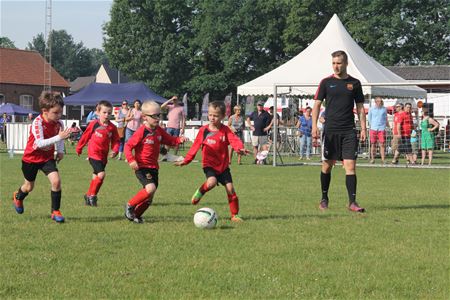 Jonge voetballers hebben geen last van warmte