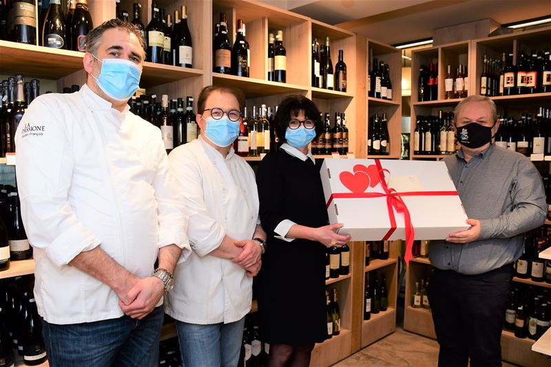 Josette en Johan mogen thuis een feestje bouwen