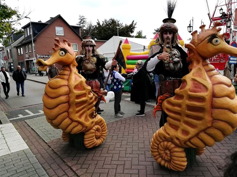 Jubileumbraderie kreeg het verhoopte feest