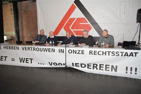 K.S.Kring houdt vertrouwen, maar niet in overheid