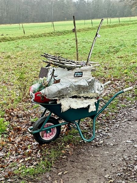 Kabouterhuisje volledig vernield door vandalen