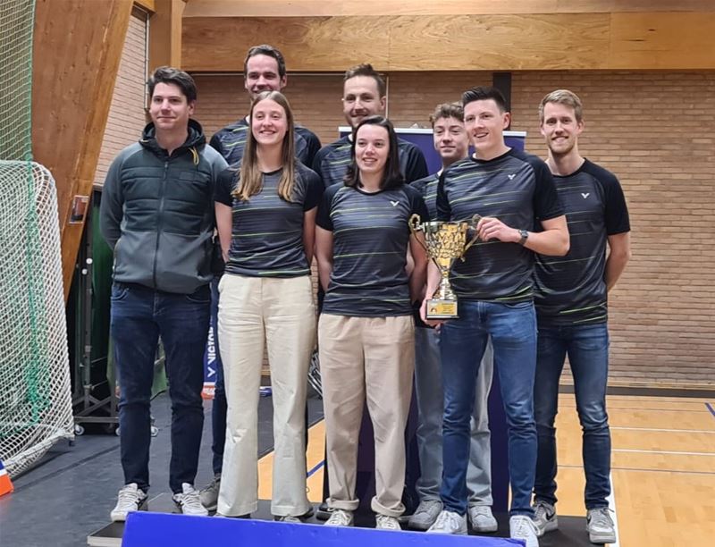 Kampioen Hebad bouwt toch nog een feestje