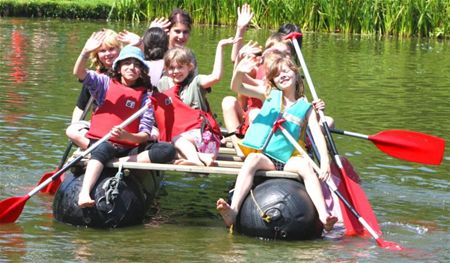 Kinderen leven zich uit op sportdag