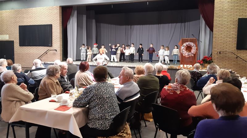 Kinderen verrassen Samana Berkenbos tijdens feest