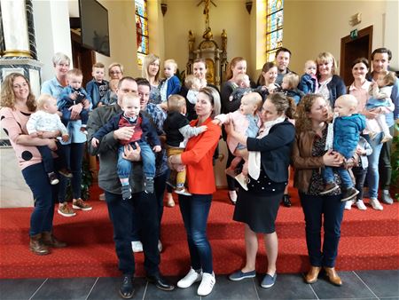 Kinderzegening in kerk van Eversel