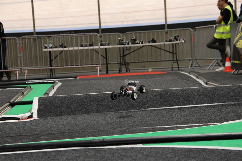 Kleine auto's, groot spektakel in de Velodroom