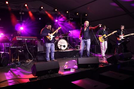 Krachtige jubileumeditie van Night of the Locals