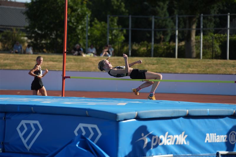 Kranige jeugdatleten trotseren de hitte