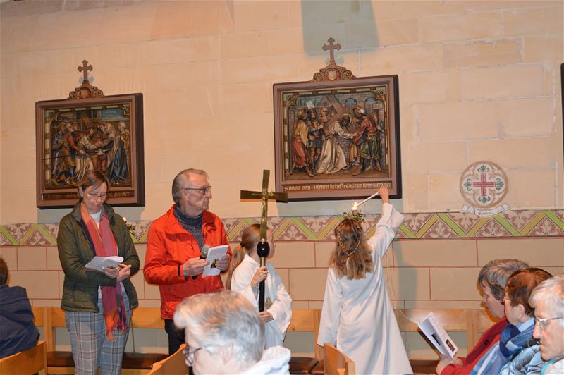 Kruiswegmeditatie in kerk van Zolder