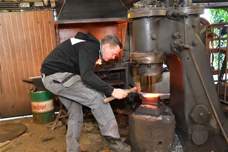 Kunstsmid: de combinatie van kracht en vakmanschap