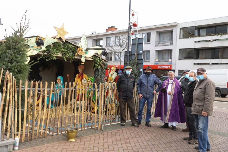 KWB maakt Heusdense kerststal klaar