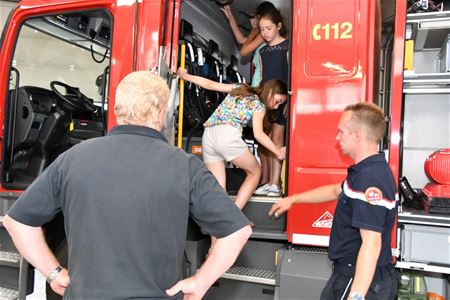 Lagere scholen leren de brandweer kennen