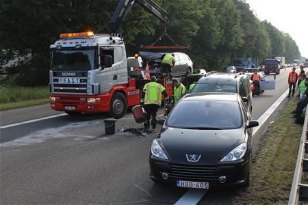 Lange file door botsing met 5 auto's