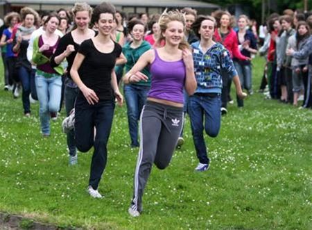 Leerlingen lopen voor goede doel