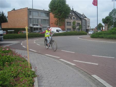 Leerlingen Molenholleke doen fietsexamen