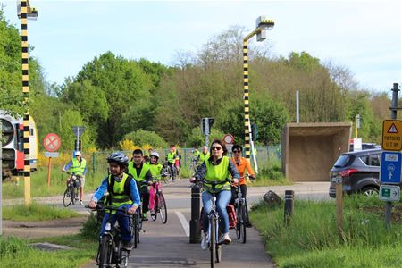 Leerlingen op sportklassen met de fiets