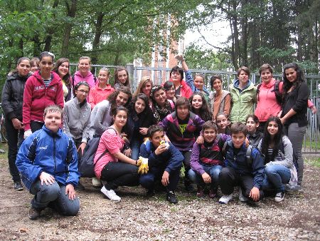 Leerlingen ruimen natuur op