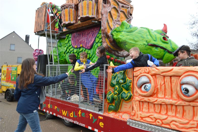 Leerlingen vierden carnaval in Viversel