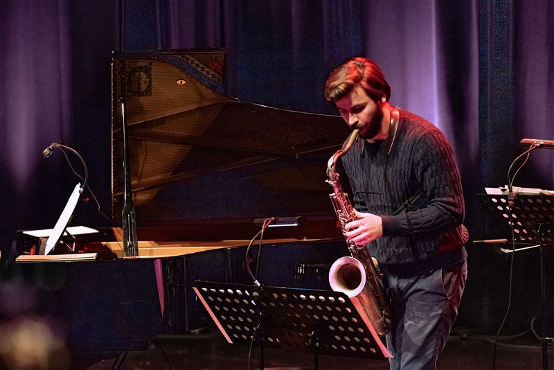 Lennert Baerts blaast de sneeuw weg