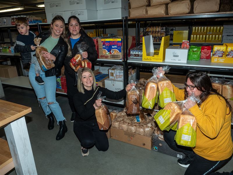 Lidl-staking levert brood voor Sint-Vincentius