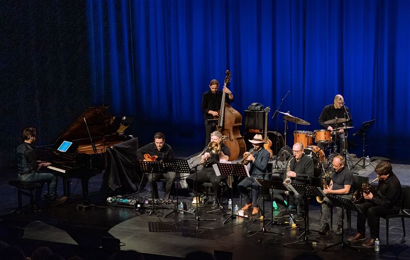 Limburgse jazz met een strik aangeboden