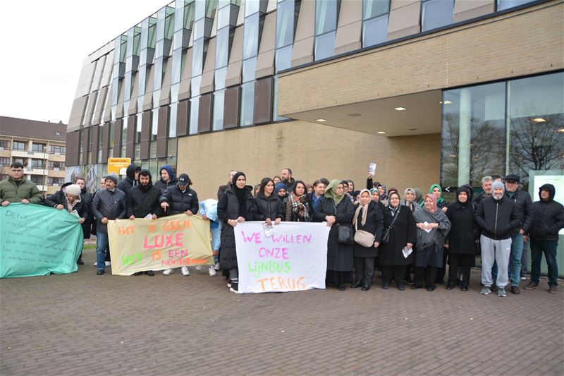 Lindeman wil bussen terug met actie en petitie