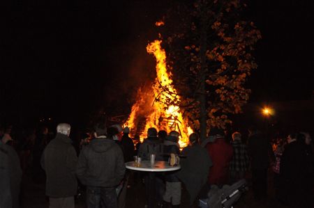 Lindemanbewoners vieren vurig feest