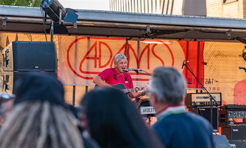 Locals Together vanaf 18 uur morgen