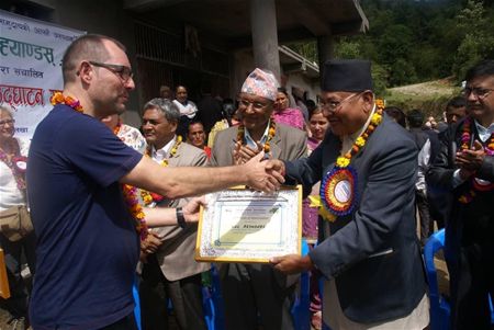 Luc Reynders naar berghospitaal in Nepal