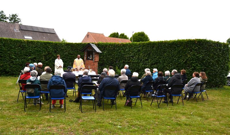 Mariamaand afgesloten aan de Pijlerkapel