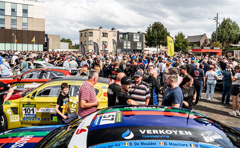 Massale belangstelling voor parade 24 Uren Zolder
