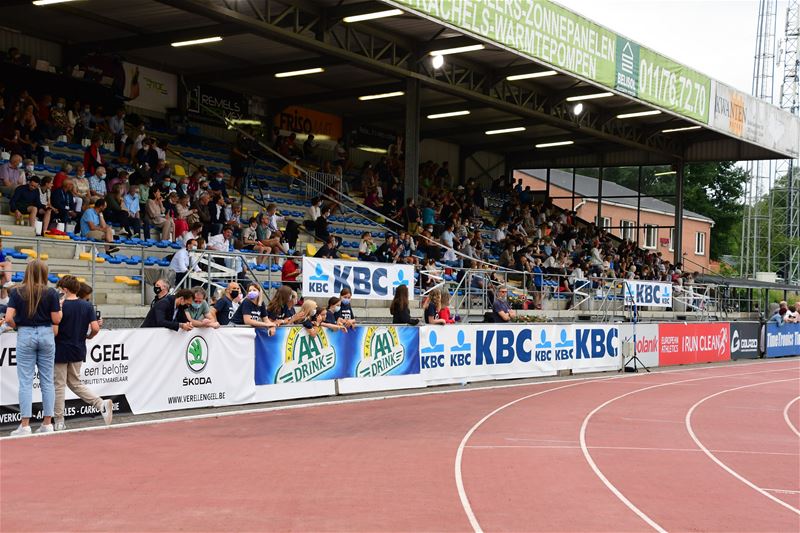 Matige opkomst door de beperkingen en het weer